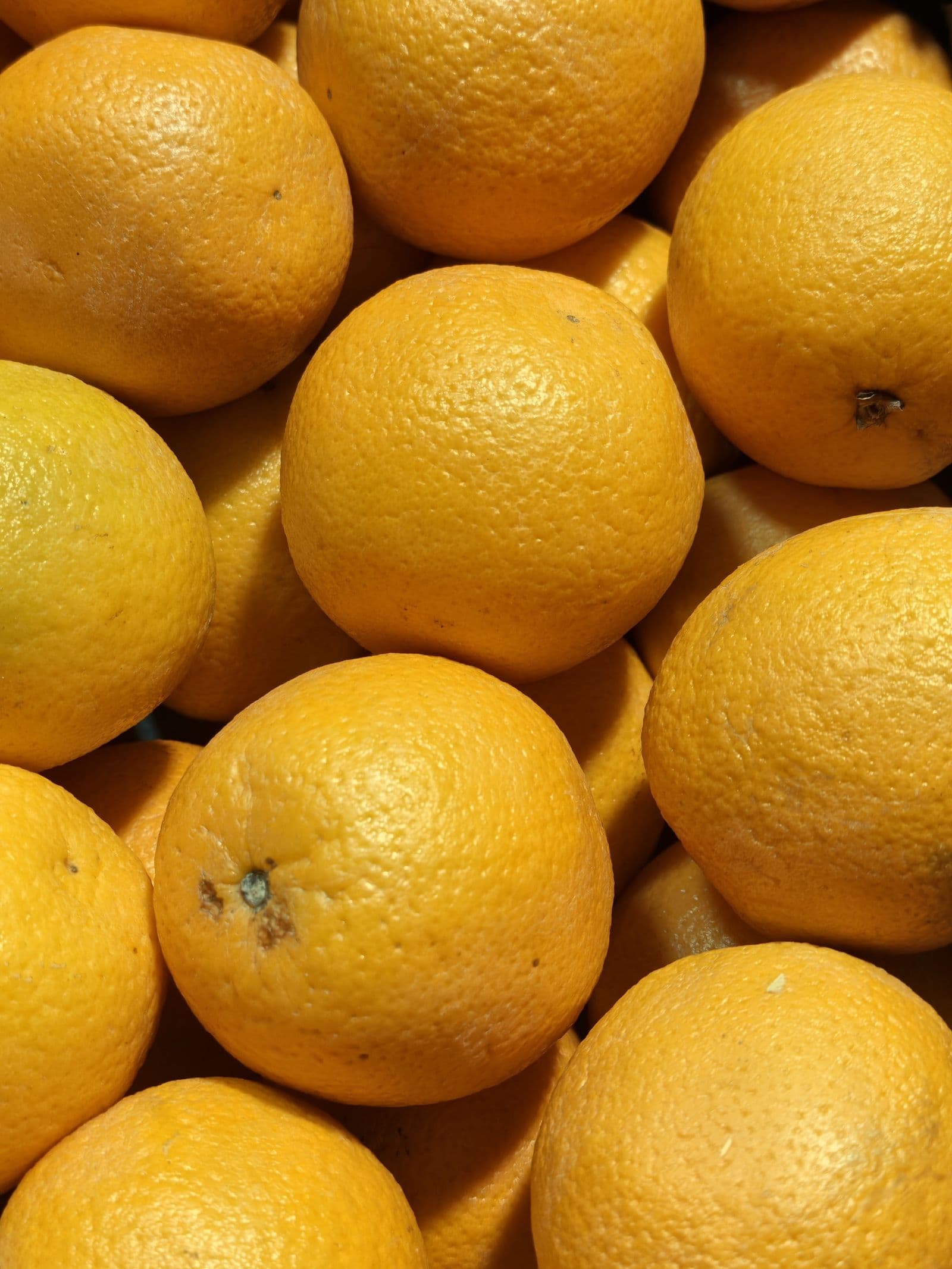 Crate of fresh oranges